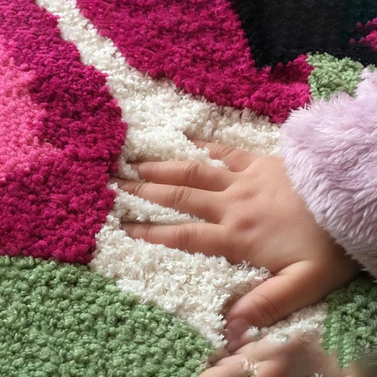 BowLift Cherry tufted bath mat