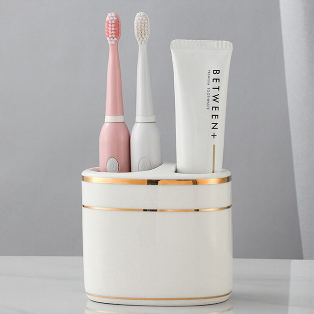 Luxurious Art Deco Bathroom
Accessory Holder