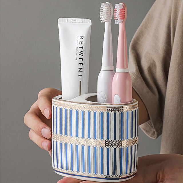 Luxurious Art Deco Bathroom
Accessory Holder