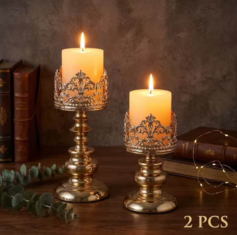 2Pcs Retro Candle Holder Europe Wedding Iron Candle Holder with Openwork Pattern Decoration Candle Holder for Home Restaurants
