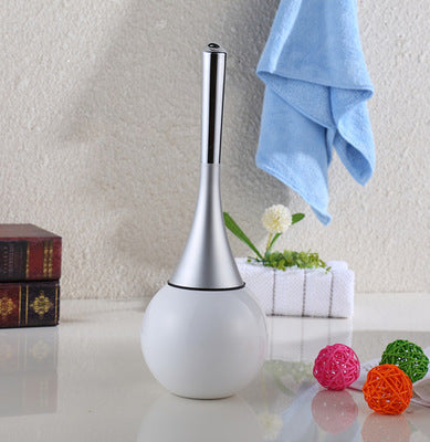 LuxeBrush - Elegant toilet brush with innovative hygienic functionality